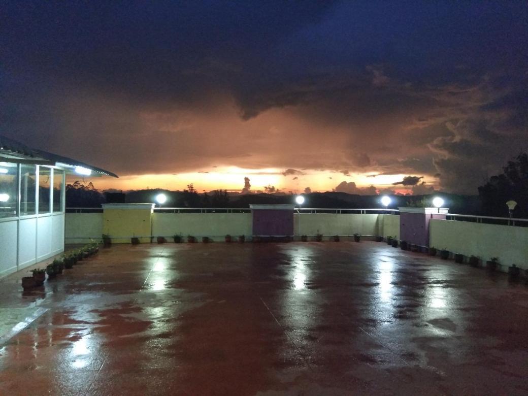 Mmr Holiday Inn Ooty Kültér fotó